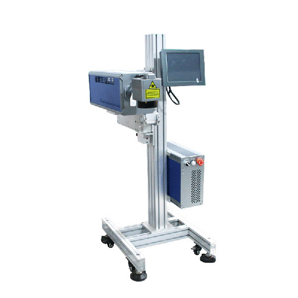 حکاکی لیزر CO2 روی بطری‌ آب معدنی